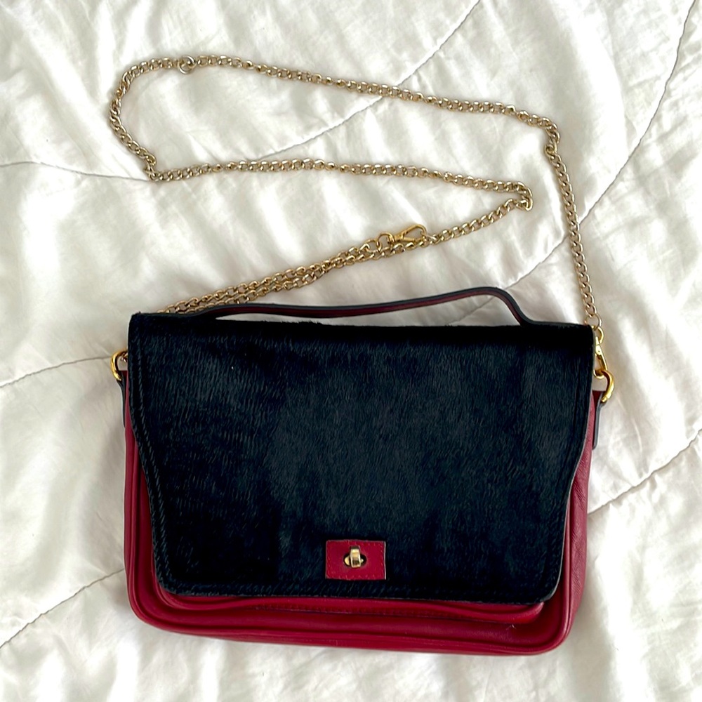 Black & burgundy chain strap handbag
